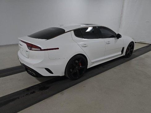 Used 2022 Kia Stinger GT1 image 2