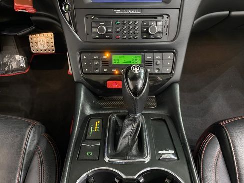 Used 2012 Maserati GranTurismo Sport image 38
