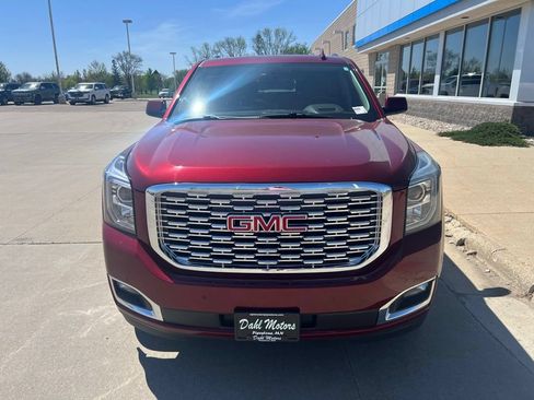 Used 2020 GMC Yukon XL Denali w/ Denali Ultimate Package AWD/4WD image 3