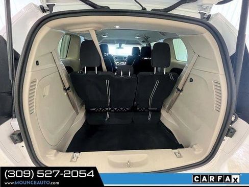Used 2022 Chrysler Voyager LX FWD image 13