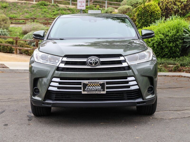 Used 2017 Toyota Highlander LE AWD/4WD image 8