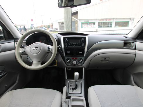 Used 2012 Subaru Forester 2.5X Premium w/ All-Weather Pkg AWD/4WD image 13