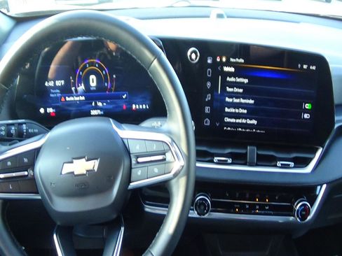 Used 2025 Chevrolet Equinox LT image 17