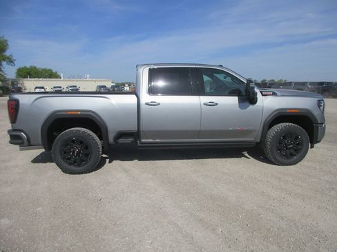 New 2026 GMC Sierra 2500 AT4 w/ AT4 Premium Plus Package AWD/4WD image 3