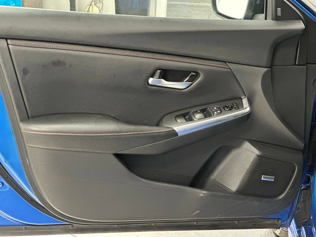 Used 2025 Nissan Sentra SR w/ SR Premium Package FWD image 15