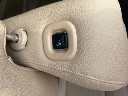 Used 2019 Mercedes-Benz GLS 450 4MATIC image 24