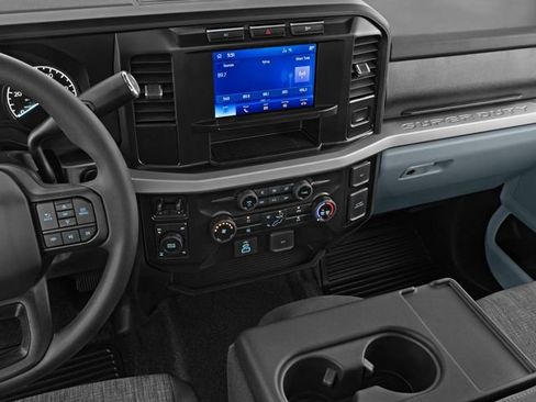 Used 2023 Ford F250 Platinum AWD/4WD image 9