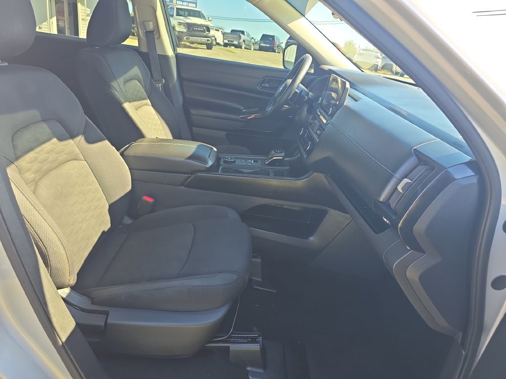 Used 2023 Nissan Pathfinder S AWD/4WD image 20