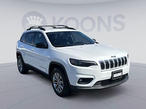 Used 2022 Jeep Cherokee Latitude Lux AWD/4WD image 2
