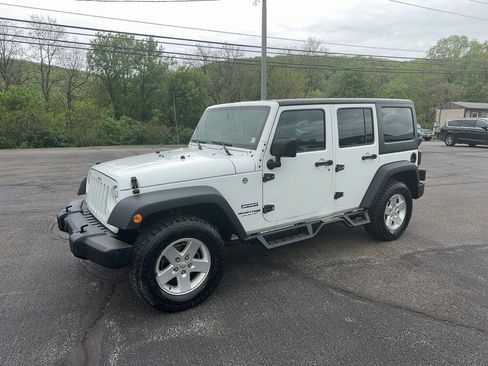 Used 2018 Jeep Wrangler Unlimited Sport S AWD/4WD image 4