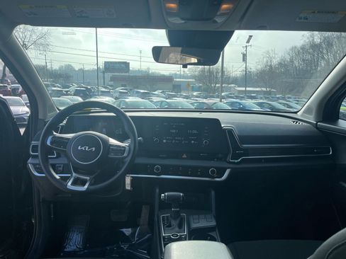 Used 2025 Kia Sportage LX image 27