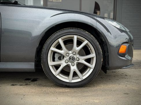 Used 2015 MAZDA MX-5 Miata Grand Touring w/ Premium Package RWD image 32