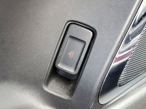 Used 2019 Lincoln Continental Premiere image 10