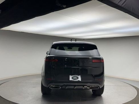 Used 2024 Land Rover Range Rover Sport SE AWD/4WD image 7