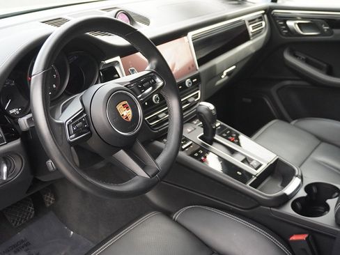 Used 2022 Porsche Macan image 27