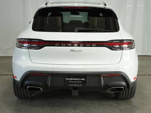 Certified 2025 Porsche Macan AWD/4WD image 12
