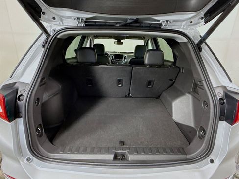 Used 2021 Chevrolet Equinox LT FWD image 18