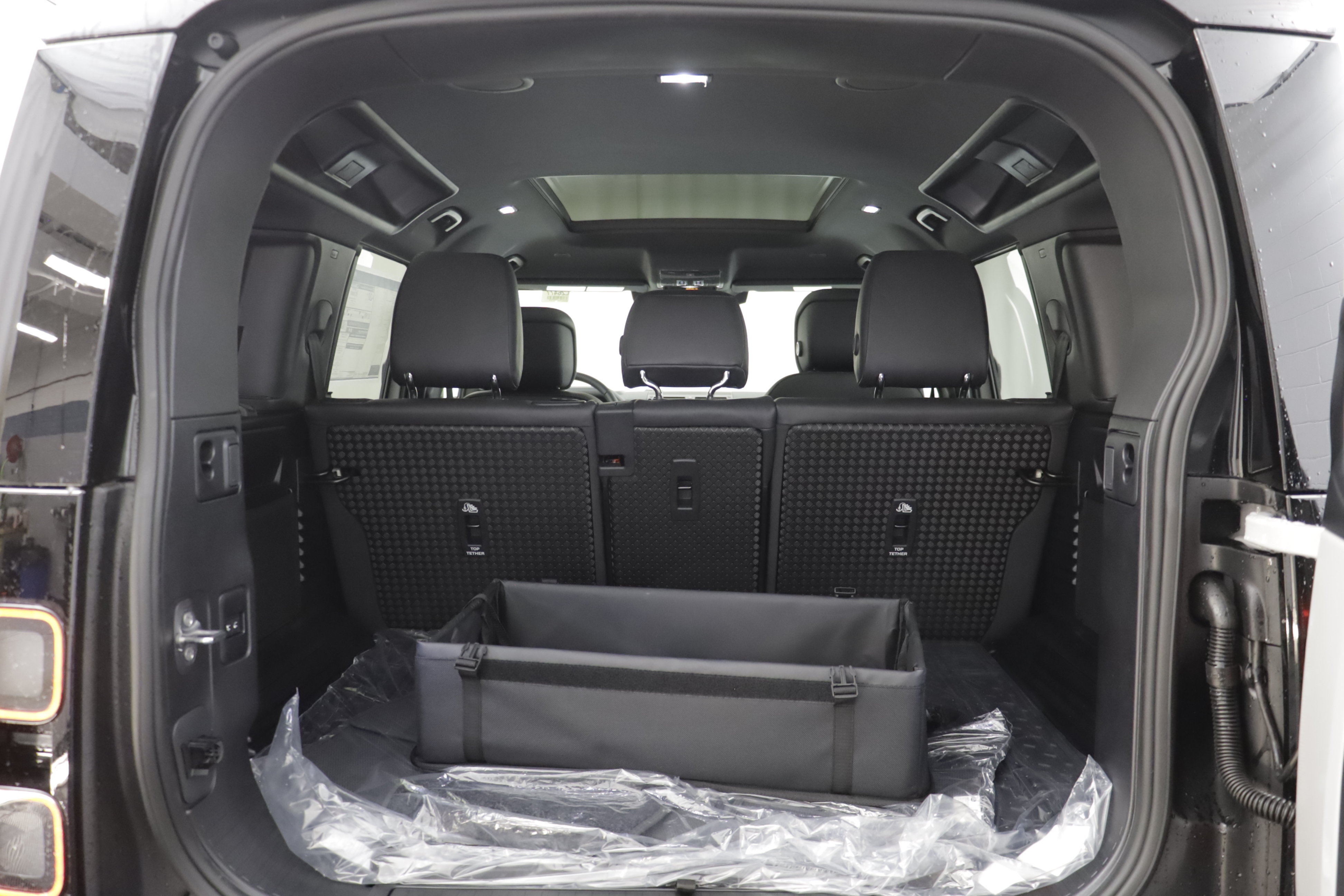 New 2026 Land Rover Defender 110 X-Dynamic SE AWD/4WD image 20