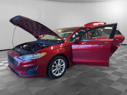 Used 2020 Ford Fusion SE FWD image 11
