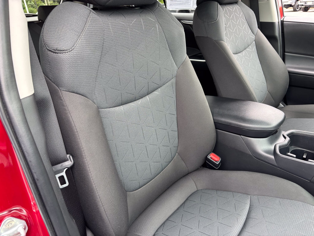 Certified 2025 Toyota RAV4 XLE AWD/4WD image 36