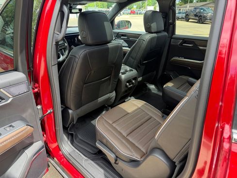 New 2026 GMC Acadia Denali Ultimate w/ LPO, Floor Liner Package AWD/4WD image 25