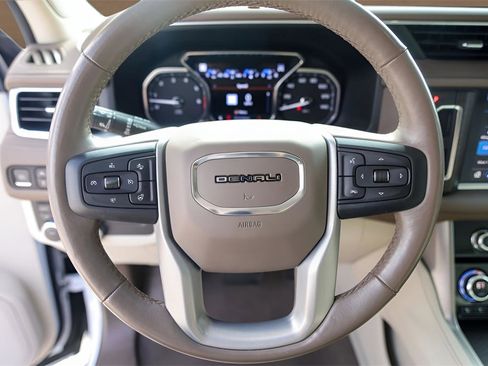 Used 2021 GMC Yukon Denali image 12