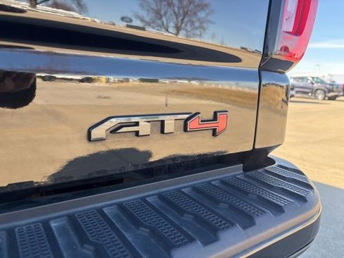 Used 2022 GMC Sierra 1500 AT4 w/ AT4 Premium Package image 11