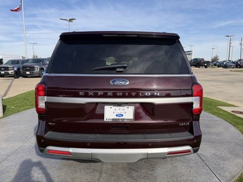 Certified 2024 Ford Expedition Max XLT image 5