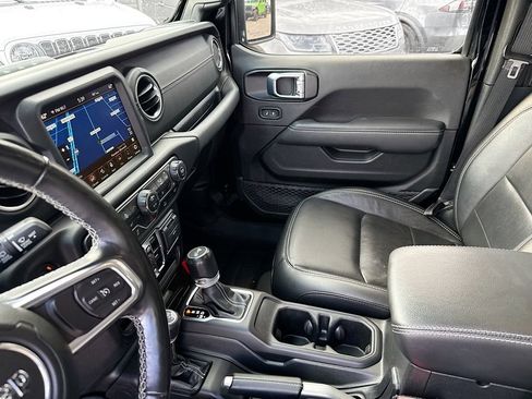 Used 2021 Jeep Wrangler Unlimited Sahara w/ Cold Weather Group AWD/4WD image 26