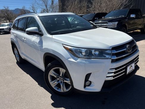 Used 2017 Toyota Highlander Limited image 1