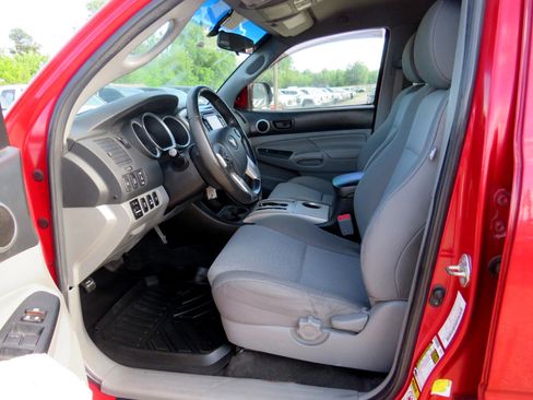 Used 2015 Toyota Tacoma 4x4 Double Cab image 10