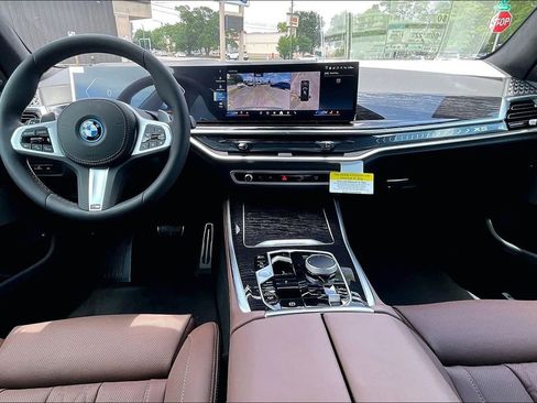 New 2026 BMW X5 xDrive50e w/ M Sport Package AWD/4WD image 4