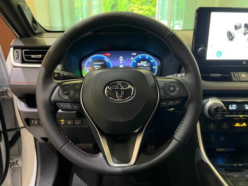 Certified 2025 Toyota RAV4 XSE image 20