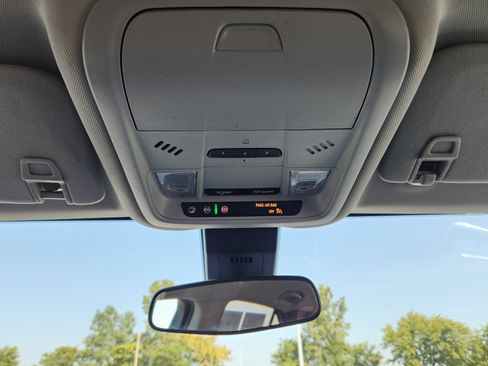 Used 2020 Chevrolet Equinox LT w/ Driver Convenience Package FWD image 20