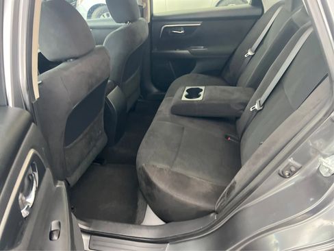 Used 2014 Nissan Altima 2.5 S w/ Sport Value Package FWD image 11