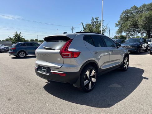 Certified 2023 Volvo XC40 Recharge Plus image 6