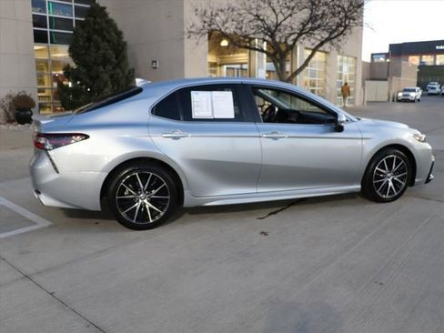 Used 2023 Toyota Camry SE image 6