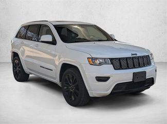 Used 2018 Jeep Grand Cherokee Altitude video 3