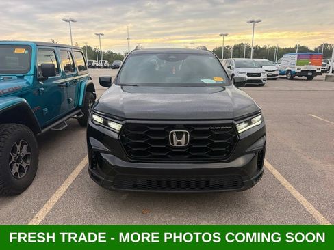 Used 2025 Honda Pilot Black Edition image 3