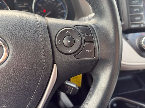 Used 2016 Toyota RAV4 XLE AWD/4WD image 18