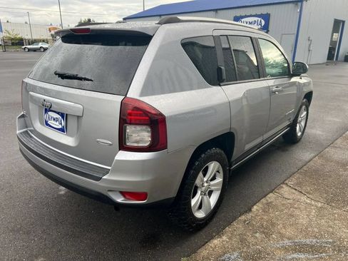 Used 2014 Jeep Compass Latitude AWD/4WD image 13