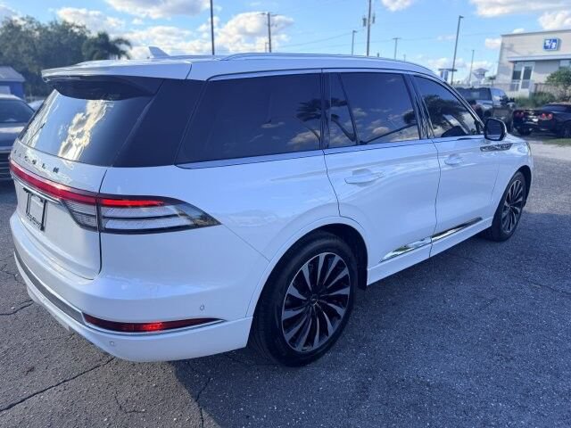 Used 2022 Lincoln Aviator Black Label Grand Touring w/ Class IV Trailer Tow Package AWD/4WD image 6