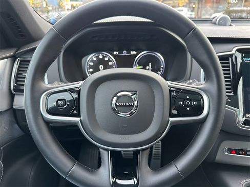 Used 2022 Volvo XC90 T8 R-Design w/ Advanced Package image 25