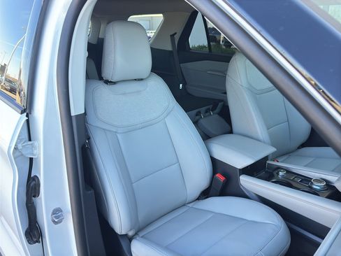 New 2026 Ford Explorer Active image 30