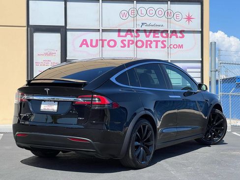 Used 2018 Tesla Model X 75D image 7