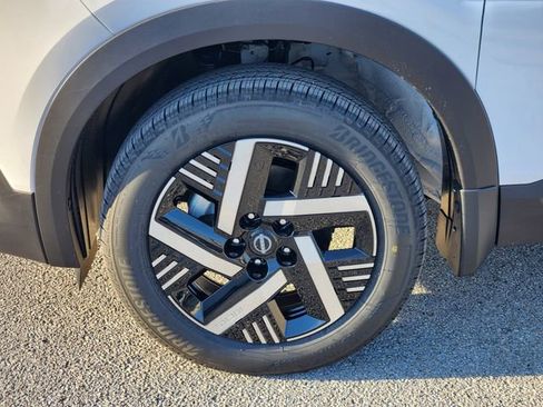 New 2026 Nissan Kicks SV image 7