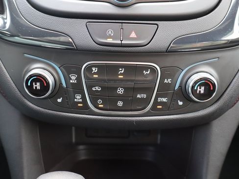 Used 2023 Chevrolet Equinox RS w/ LPO, Floor Liner Package image 11