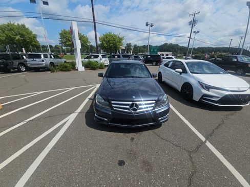 Used 2013 Mercedes-Benz C 250 Sedan image 12