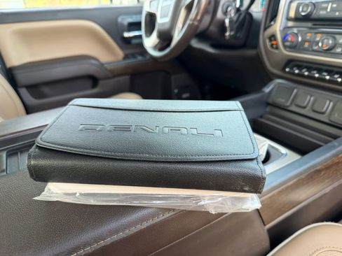 Used 2017 GMC Sierra 2500 Denali w/ Duramax Plus Package AWD/4WD image 25