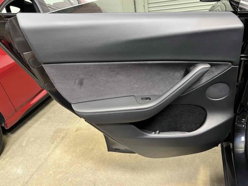 Used 2025 Tesla Model Y Long Range AWD/4WD image 70